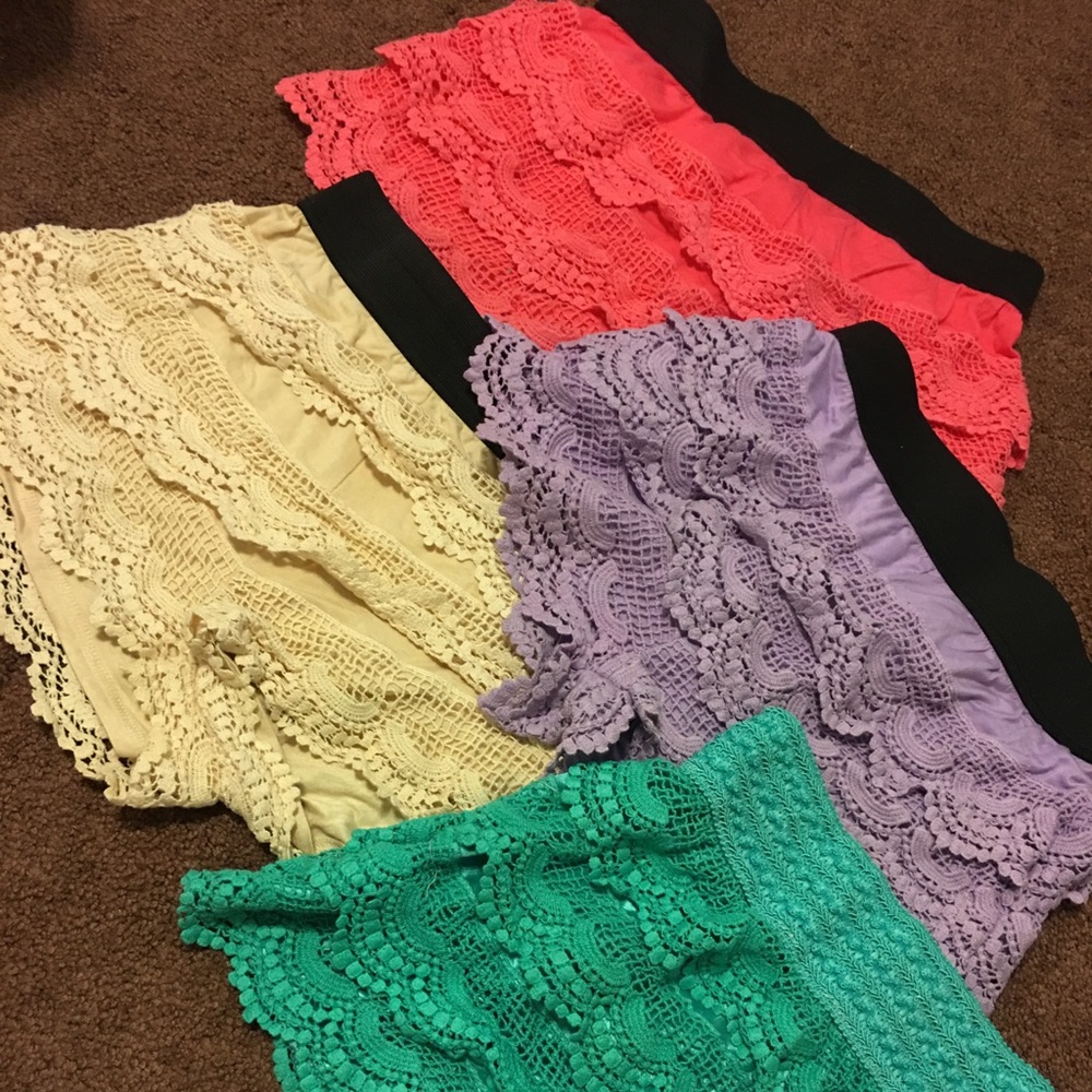 Crochet shorts 4 of them size small